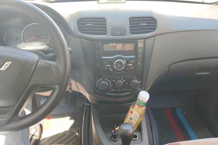 Used Wuling Hongguang 2018 1.2L Classic S Base Model Audio And AC Panel