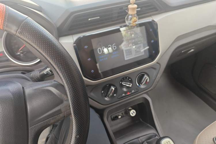 Used Wuling Hongguang 2018 1.5L S Comfort Model L2B Audio And AC Panel