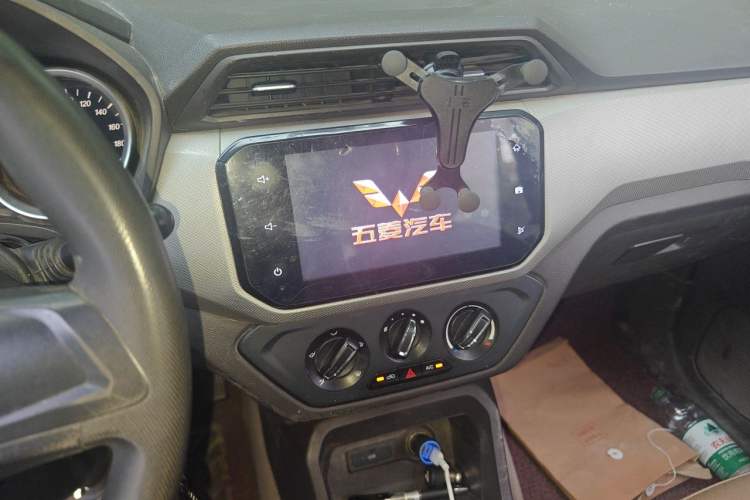 Used Wuling Hongguang 2018 1.5L S Comfort Model L2B Audio And AC Panel