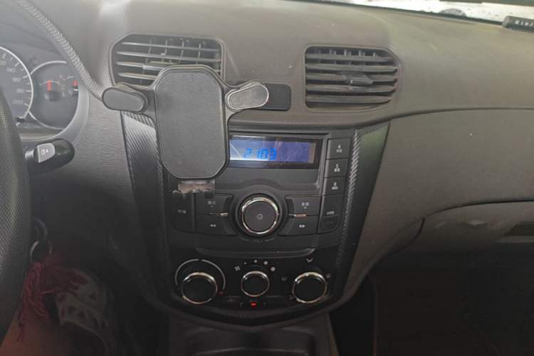 Used Wuling Hongguang 2018 1.5L Classic S Standard Model Audio And AC Panel
