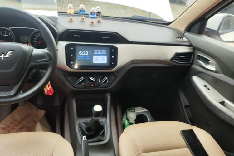 Used Wuling Hongguang 2018 1.5L S Comfort Model L2B Audio And AC Panel