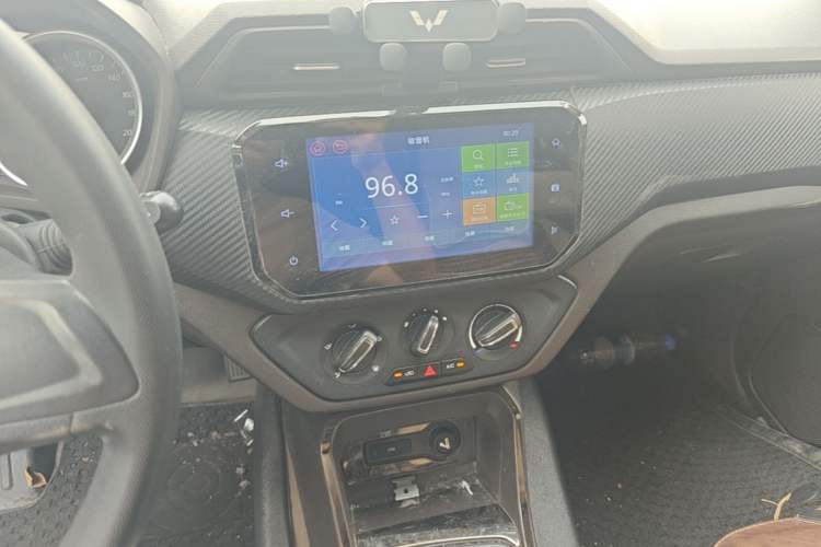 Used Wuling Hongguang 2018 1.5L S Comfort Model L2B Audio And AC Panel