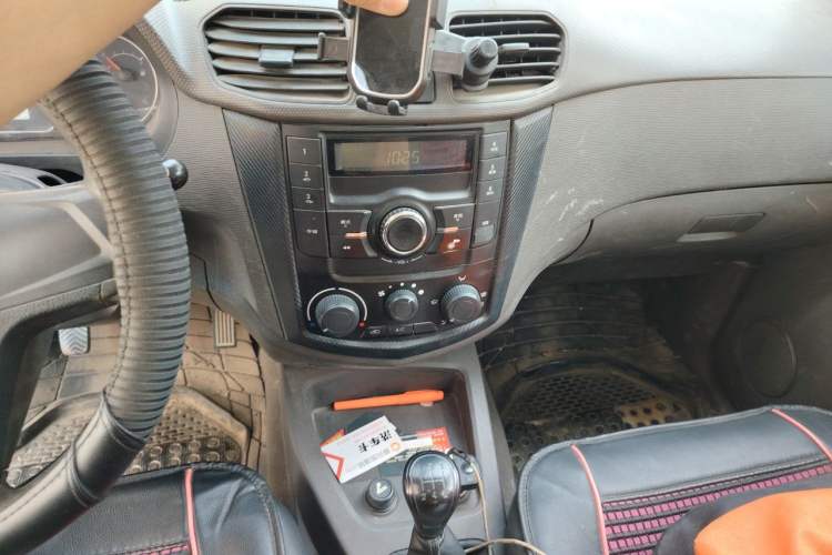 Used Wuling Hongguang 2018 1.5L Classic S Base Model Audio And AC Panel
