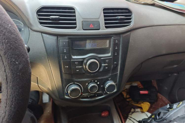 Used Wuling Hongguang 2018 1.5L Classic S Standard Model Audio And AC Panel