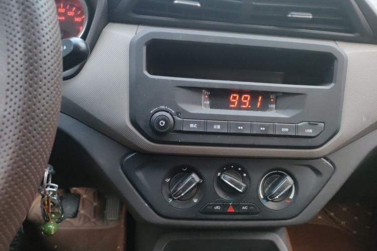 Used Wuling Hongguang 2018 1.5L S Standard Version L2B Audio And AC Panel