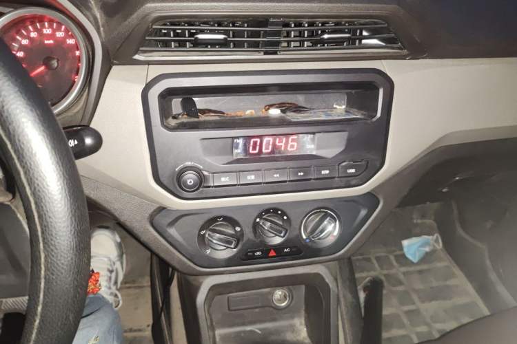 Used Wuling Hongguang 2018 1.5L S Standard Version L2B Audio And AC Panel