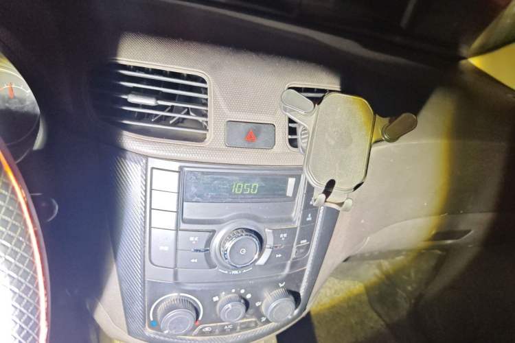 Used Wuling Hongguang 2018 1.5L Classic S Base Model Audio And AC Panel