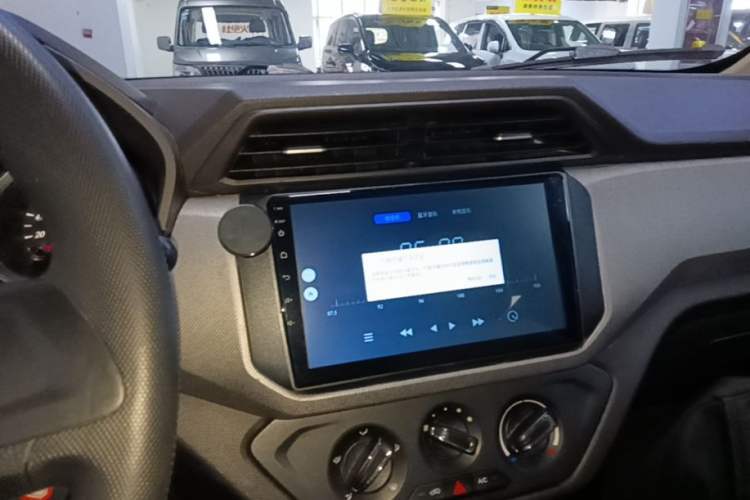 Used Wuling Hongguang 2018 1.5L S Comfort Model L2B Audio And AC Panel