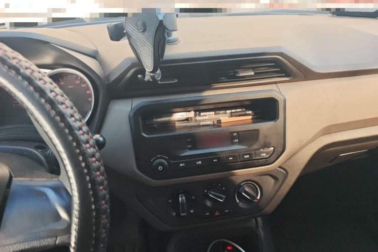Used Wuling Hongguang 2018 1.5L S Standard Version L2B Audio And AC Panel