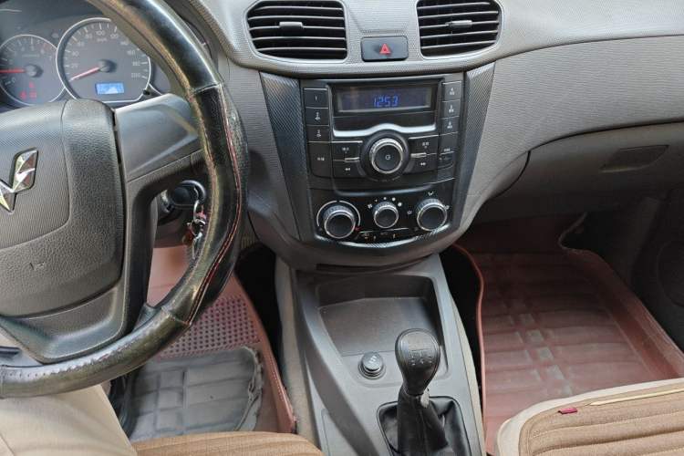 Used Wuling Hongguang 2018 1.5L Classic S Standard Model Audio And AC Panel
