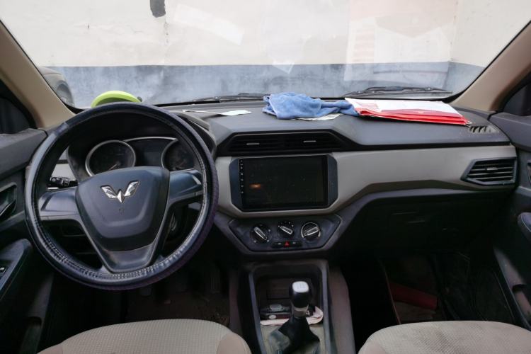 Used Wuling Hongguang 2018 1.5L S Standard Version L2B Center Console