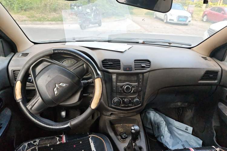 Used Wuling Hongguang 2018 1.5L Classic S Base Model Center Console