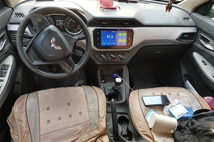 Used Wuling Hongguang 2018 1.5L S Comfort Model L2B Center Console