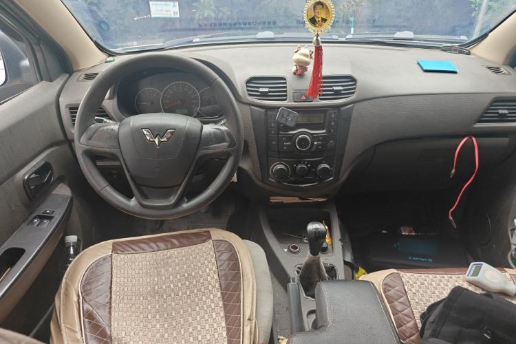 Used Wuling Hongguang 2018 1.5L Classic S Base Model Center Console
