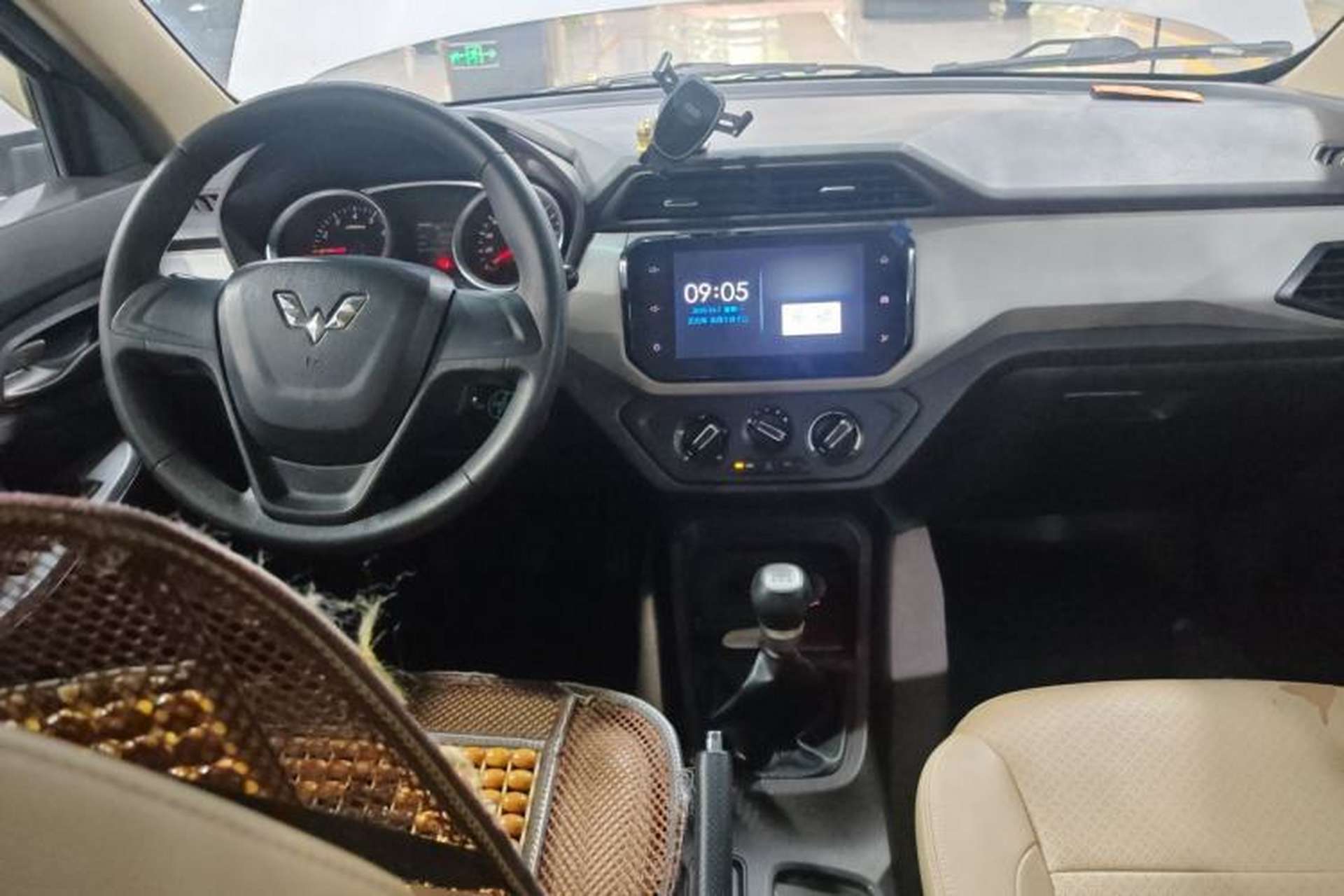 Used Wuling Hongguang 2018 1.5L S Comfort Model L2B Center Console
