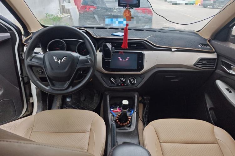 Used Wuling Hongguang 2018 1.5L S Comfort Model L2B Center Console