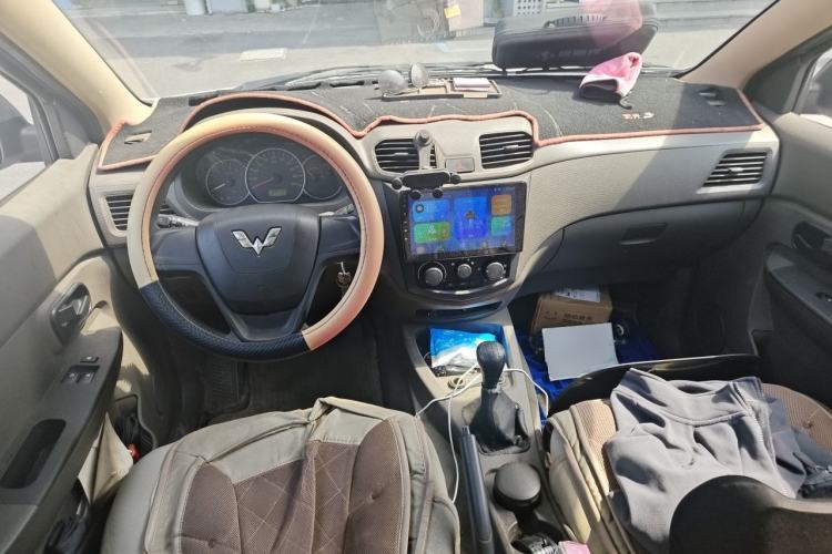 Used Wuling Hongguang 2018 1.2L Classic S Base Model Center Console
