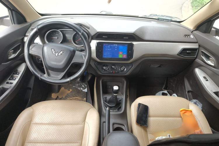Used Wuling Hongguang 2018 1.5L S Comfort Model L2B Center Console