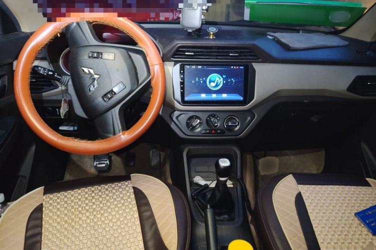Used Wuling Hongguang 2018 1.5L S Standard Version L2B Center Console