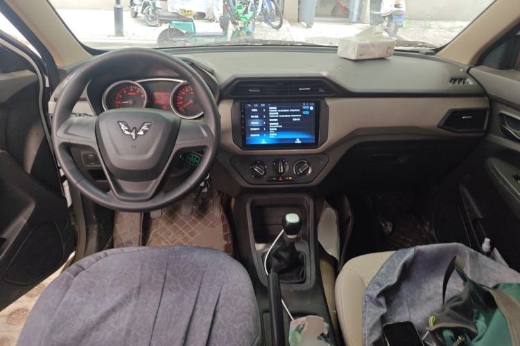 Used Wuling Hongguang 2018 1.5L S Standard Version L2B Center Console