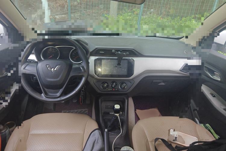 Used Wuling Hongguang 2018 1.5L S Comfort Model L2B Center Console