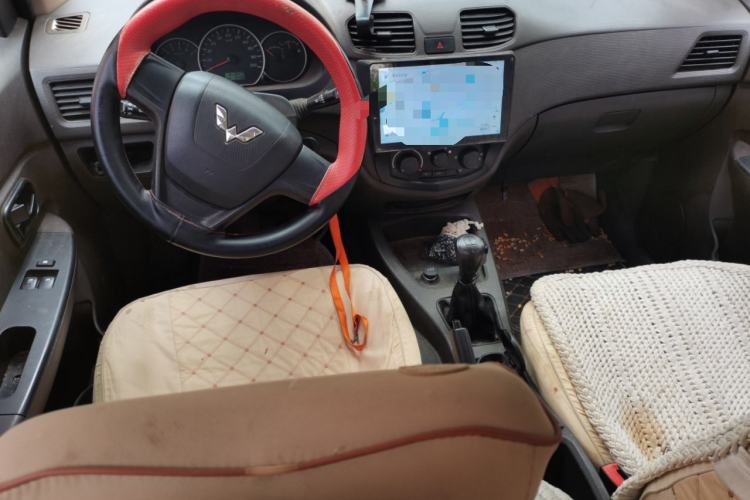 Used Wuling Hongguang 2018 1.5L Classic S Base Model Center Console