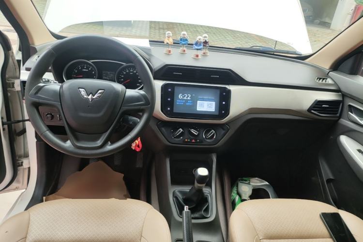 Used Wuling Hongguang 2018 1.5L S Comfort Model L2B Center Console