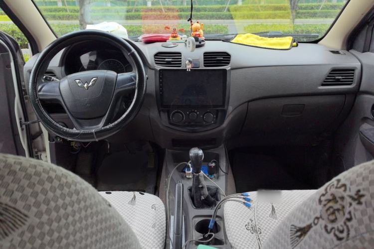 Used Wuling Hongguang 2018 1.2L Classic S Base Model Center Console