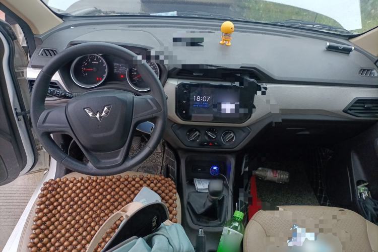 Used Wuling Hongguang 2018 1.5L S Comfort Model L2B Center Console