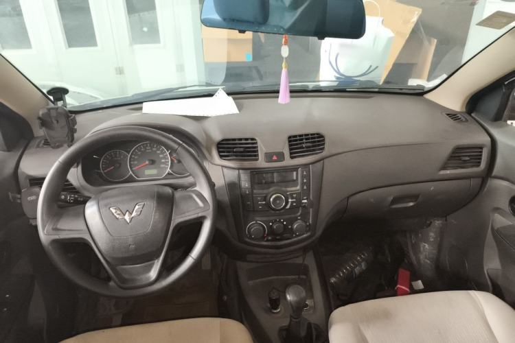 Used Wuling Hongguang 2018 1.2L Classic S Base Model Center Console