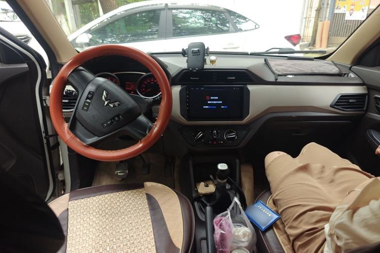 Used Wuling Hongguang 2018 1.5L S Standard Version L2B Center Console