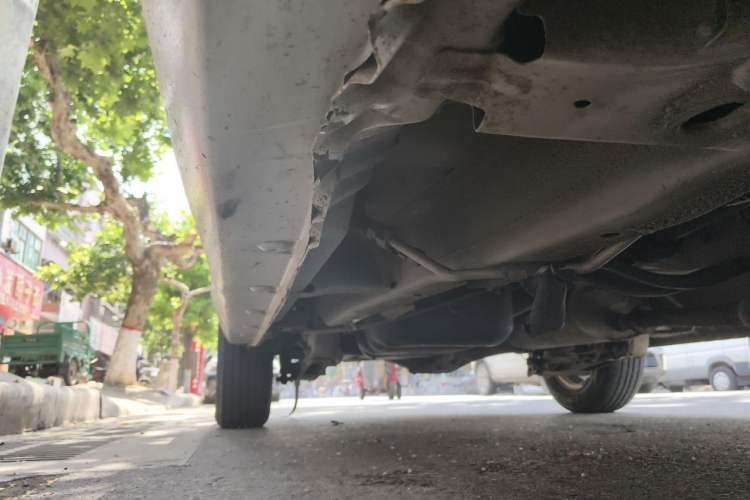 Used Wuling Hongguang 2018 1.5L S Comfort Model L2B Chassis Front Right