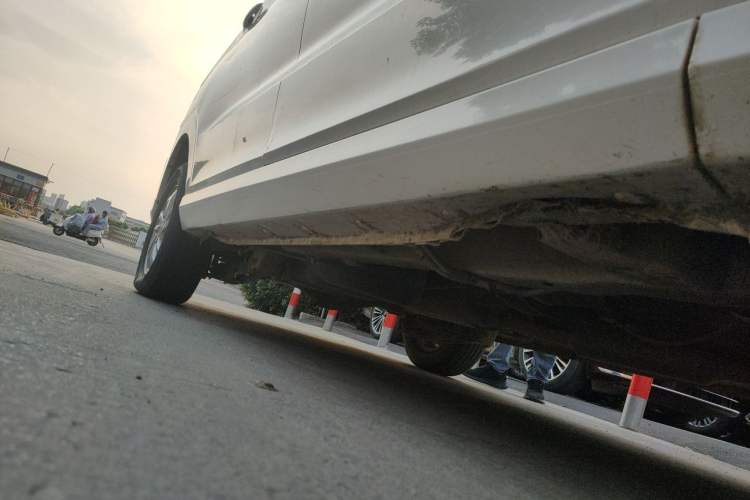 Used Wuling Hongguang 2018 1.5L S Comfort Model L2B Chassis Front Right