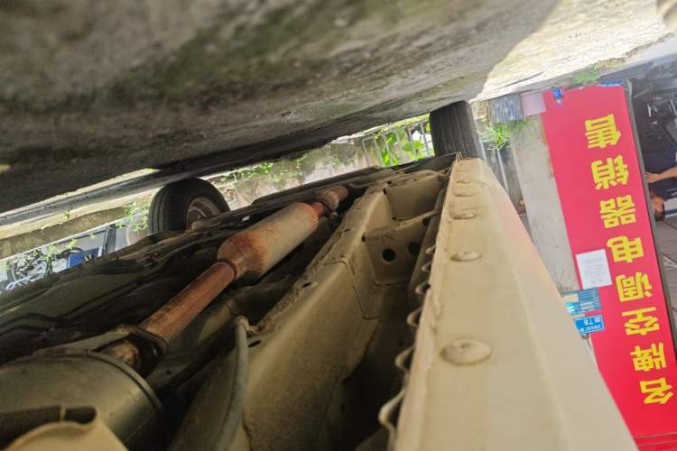 Used Wuling Hongguang 2018 1.5L S Comfort Model L2B Chassis Rear Left