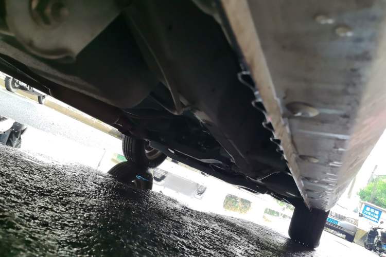Used Wuling Hongguang 2018 1.5L S Comfort Model L2B Chassis Rear Right