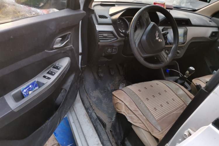 Used Wuling Hongguang 2018 1.5L S Comfort Model L2B Driver Seat