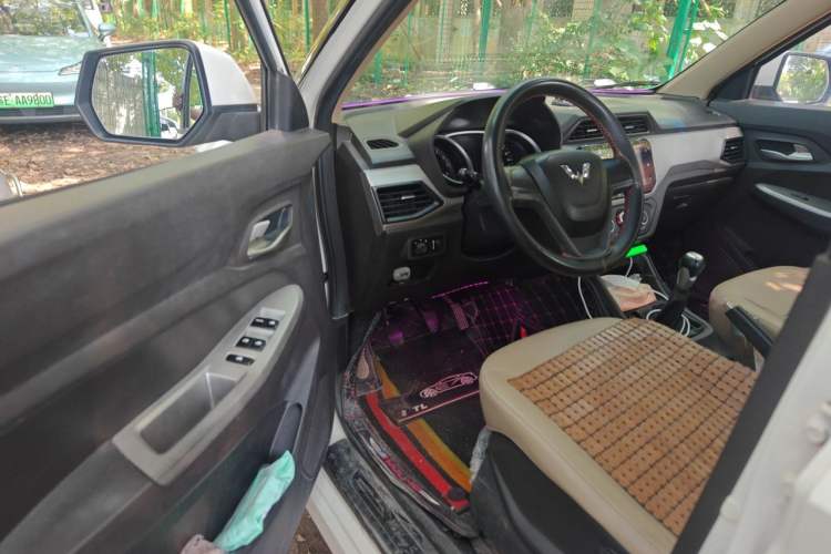 Used Wuling Hongguang 2018 1.5L S Comfort Model L2B Driver Seat