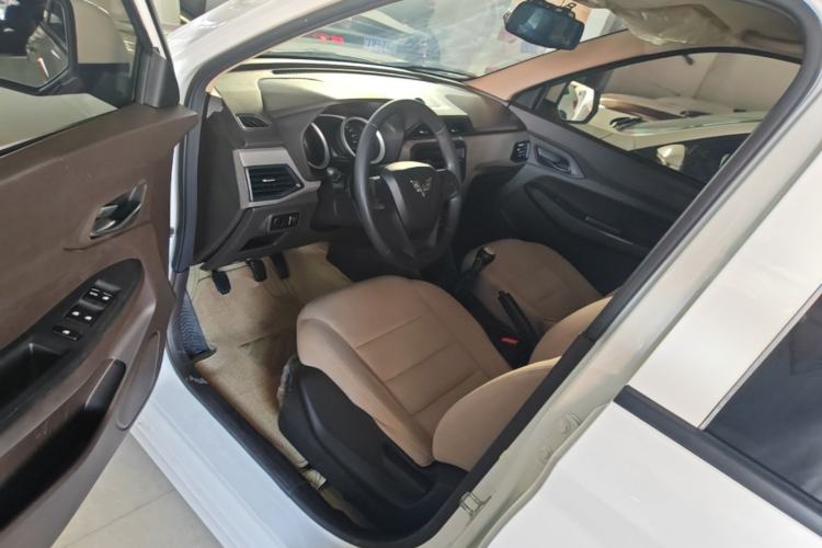 Used Wuling Hongguang 2018 1.5L S Standard Version L2B Driver Seat