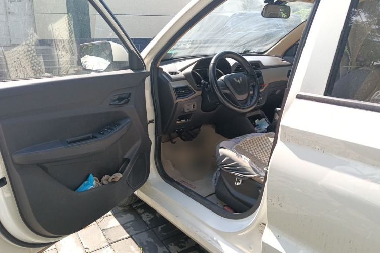 Used Wuling Hongguang 2018 1.5L S Standard Version L2B Driver Seat