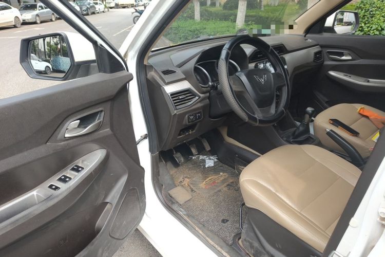 Used Wuling Hongguang 2018 1.5L S Comfort Model L2B Driver Seat