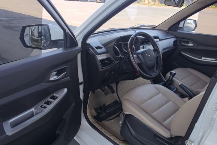 Used Wuling Hongguang 2018 1.5L S Comfort Model L2B Driver Seat