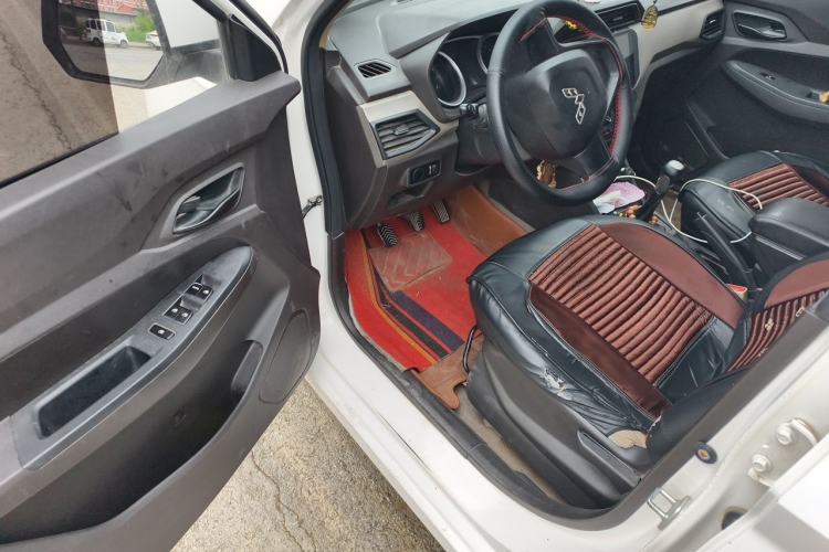 Used Wuling Hongguang 2018 1.5L S Standard Version L2B Driver Seat