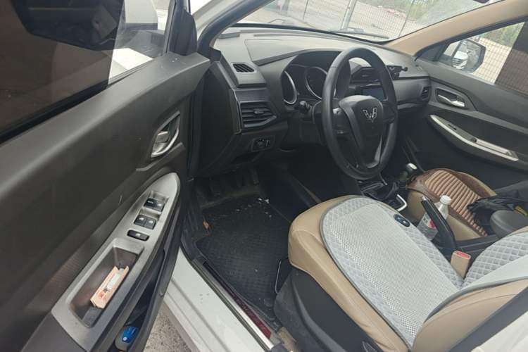 Used Wuling Hongguang 2018 1.5L S Comfort Model L2B Driver Seat