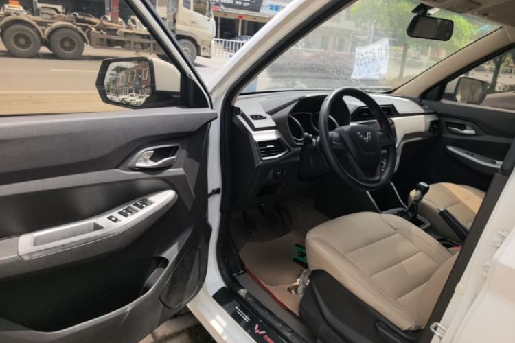 Used Wuling Hongguang 2018 1.5L S Comfort Model L2B Driver Seat