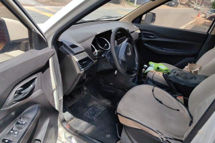 Used Wuling Hongguang 2018 1.5L S Standard Version L2B Driver Seat