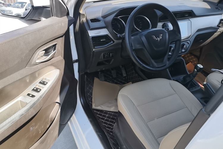 Used Wuling Hongguang 2018 1.5L S Comfort Model L2B Driver Seat