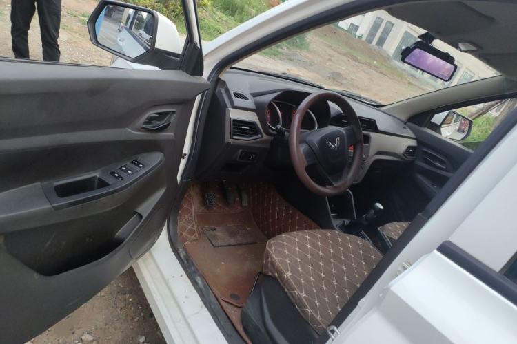 Used Wuling Hongguang 2018 1.5L S Standard Version L2B Driver Seat