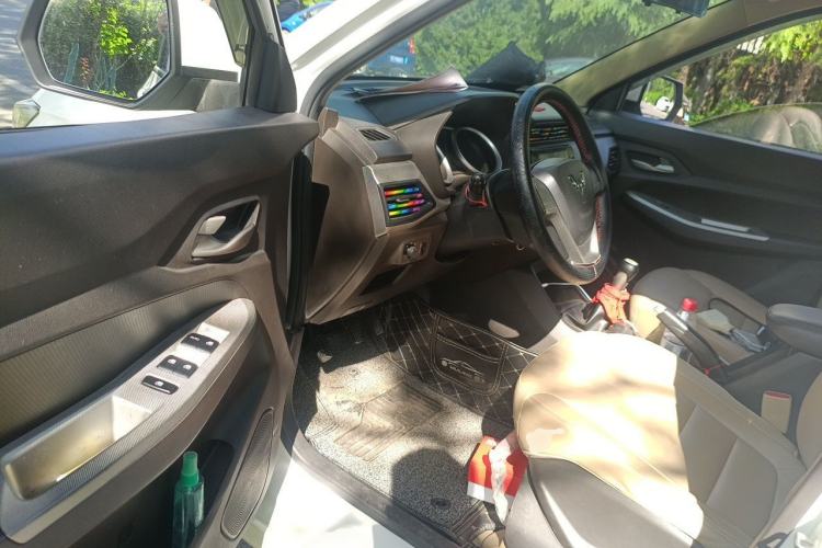 Used Wuling Hongguang 2018 1.5L S Comfort Model L2B Driver Seat