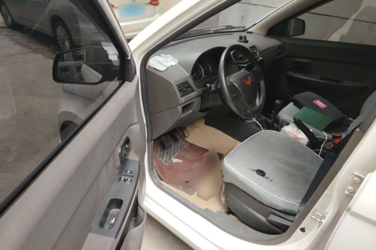 Used Wuling Hongguang 2018 1.5L Classic S Base Model Driver Seat