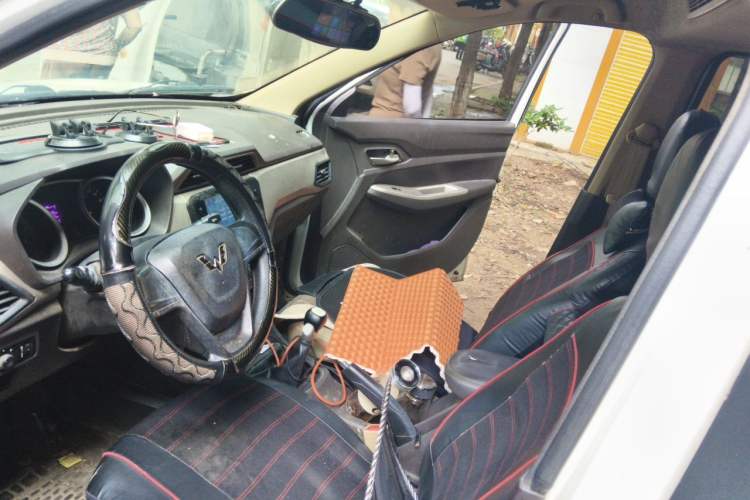 Used Wuling Hongguang 2018 1.5L S Comfort Model L2B Driver Seat